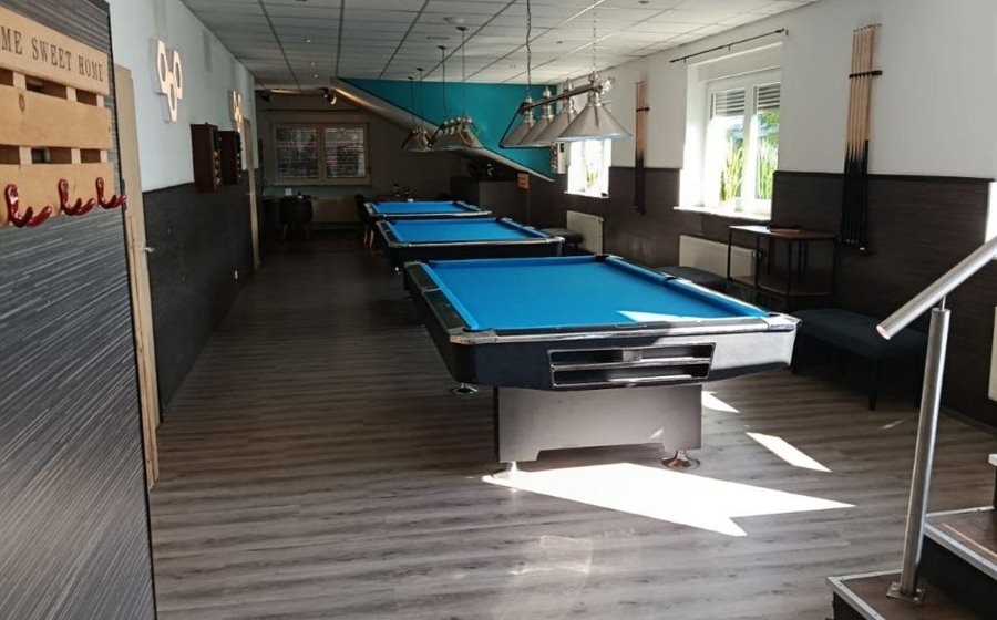 Billardtische bei Mike's Diner und Sportsbar